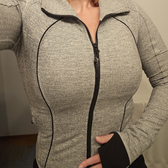 Lululemon Asana Jacket Sz 4 - Picture 9 of 9